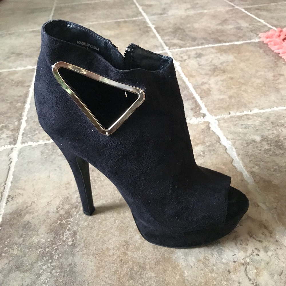 bebe Black and Gold Platform Heels